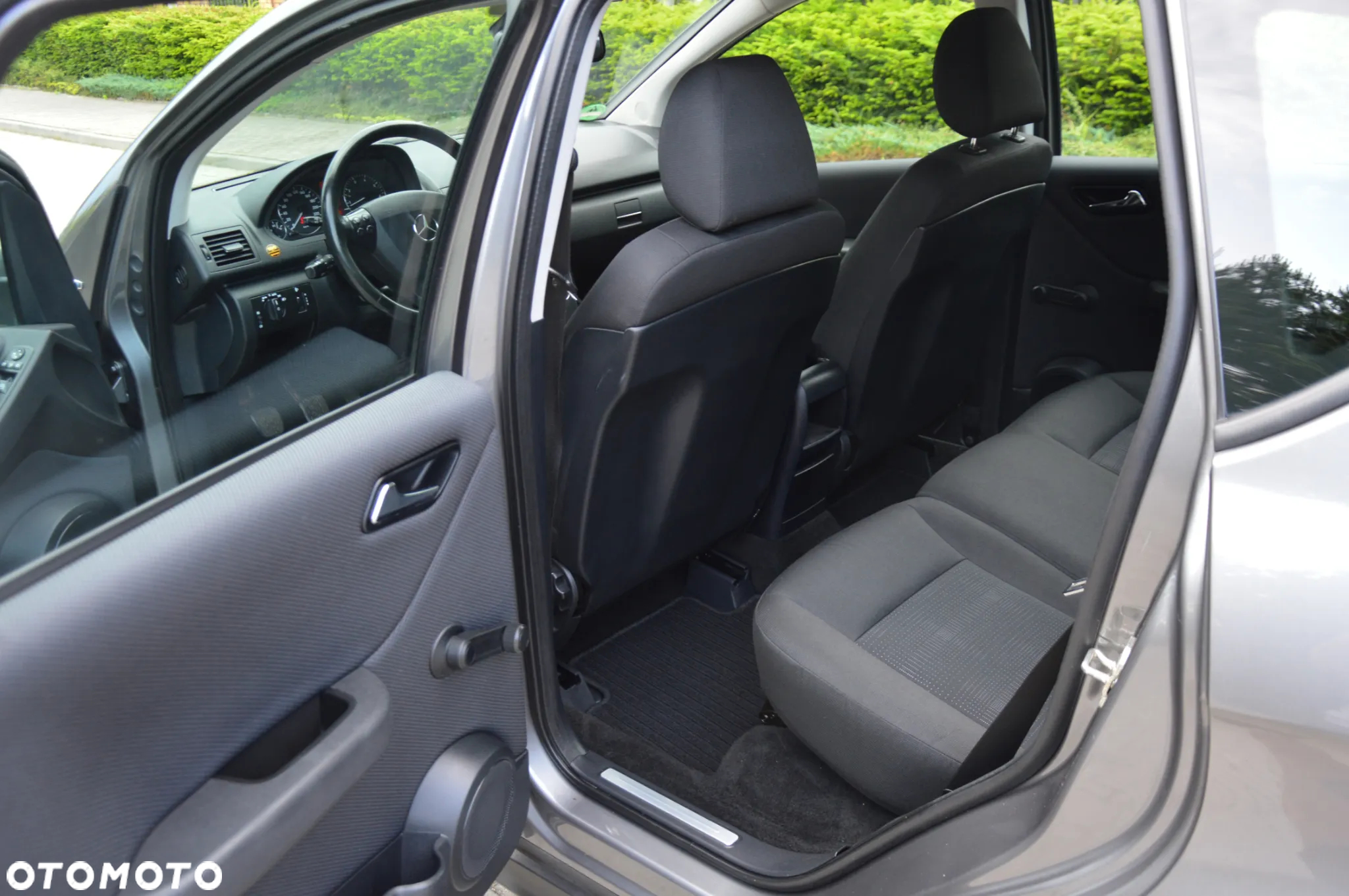 Mercedes-Benz Klasa A 160 BlueEFFICIENCY Elegance - 12