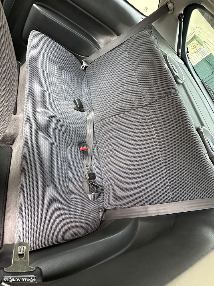 Honda Civic 1.4i S - 12