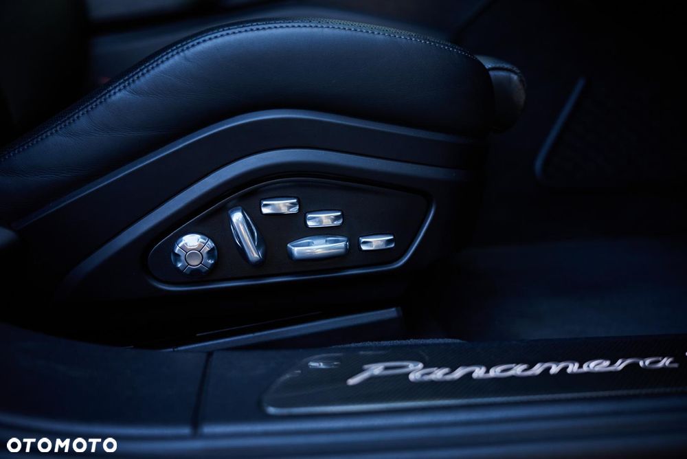 Porsche Panamera - 20