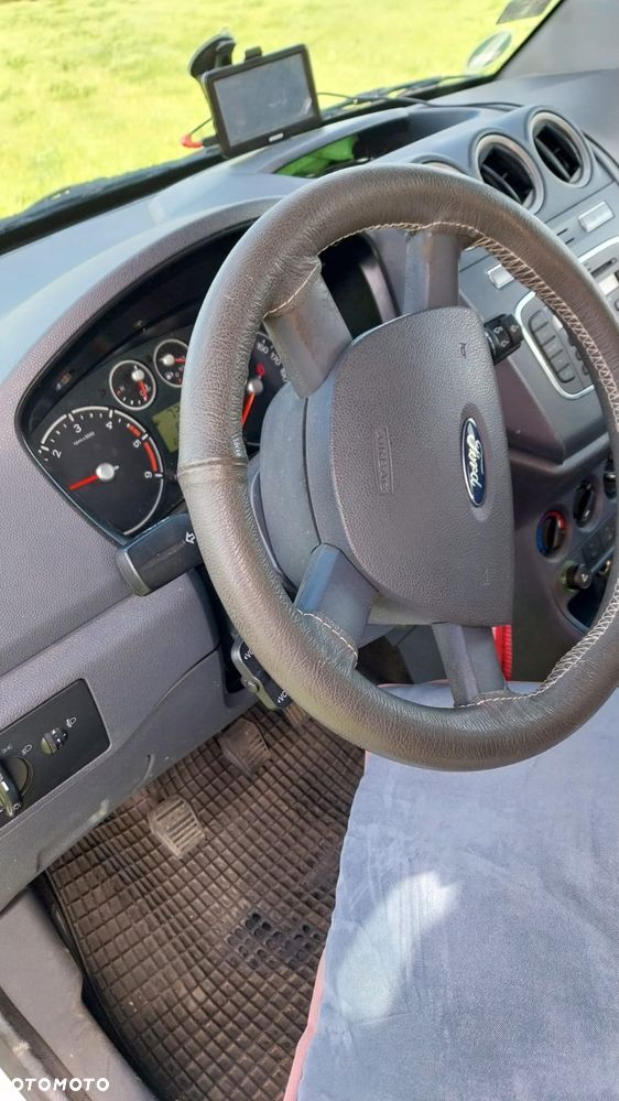 Ford Transit Courier - 3