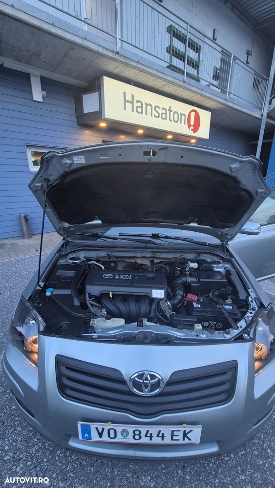 Toyota Avensis 1.6 Sedan Luna - 14