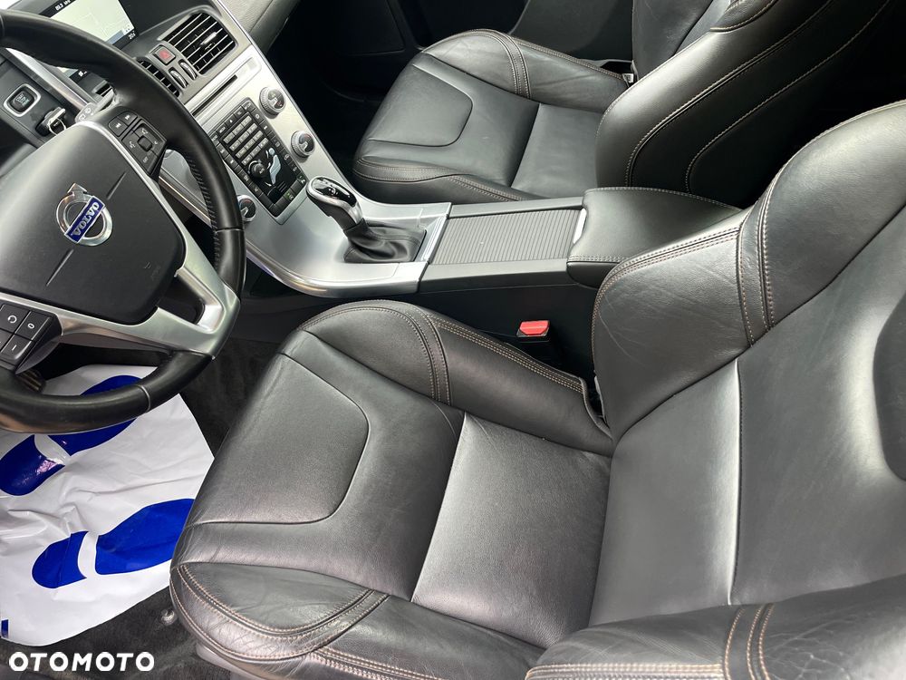 Volvo XC 60 D4 Geartronic Summum - 10