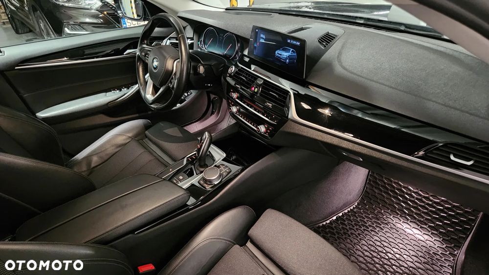 BMW Seria 5 520d Sport Line - 18