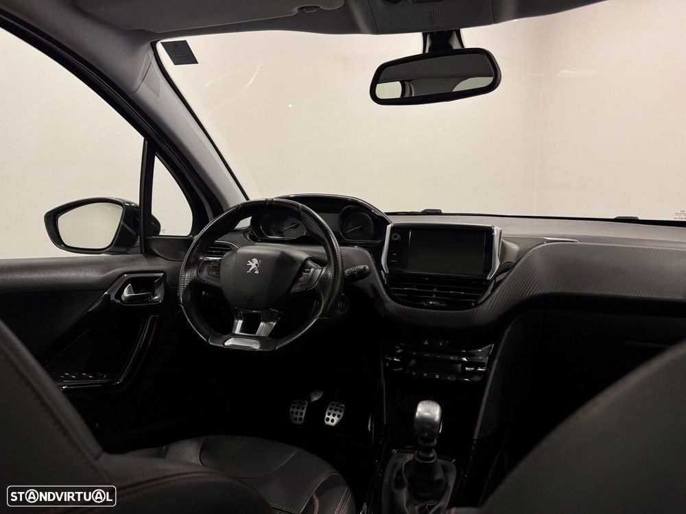 Peugeot 2008 1.6 BlueHDi GT Line - 30