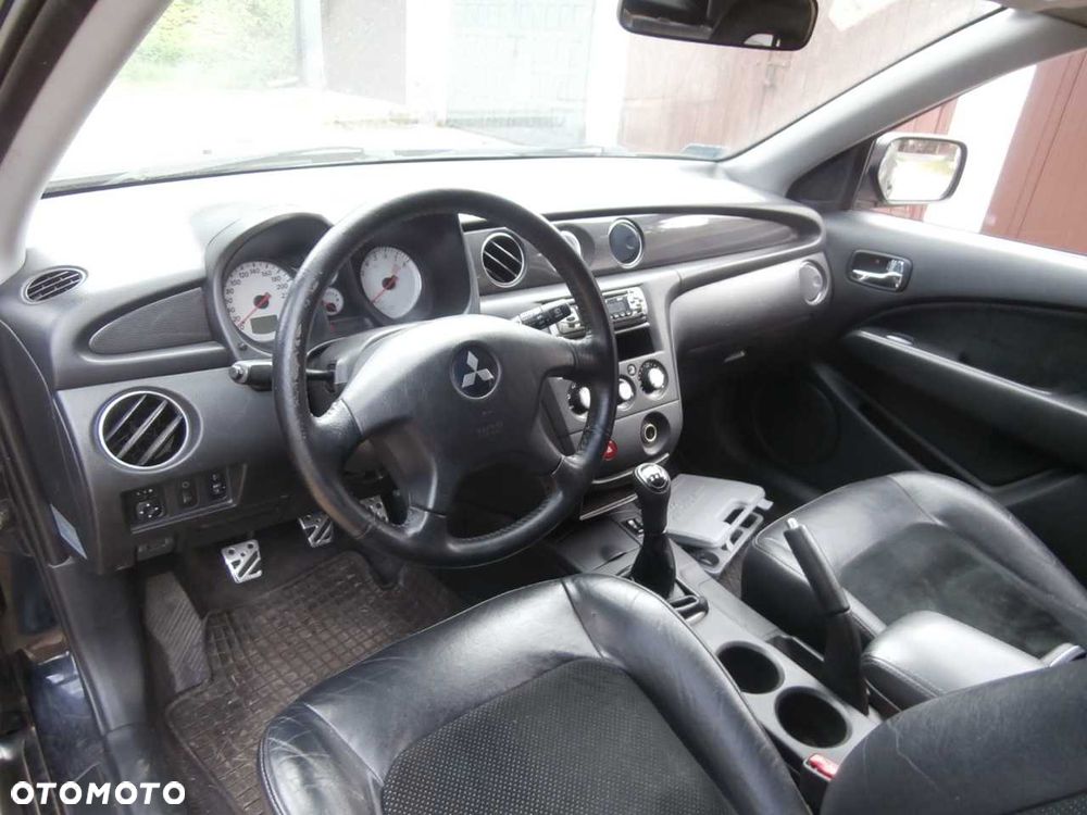 Mitsubishi Outlander - 5