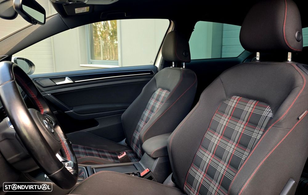 VW Golf 2.0 TSi GTi Performance - 13