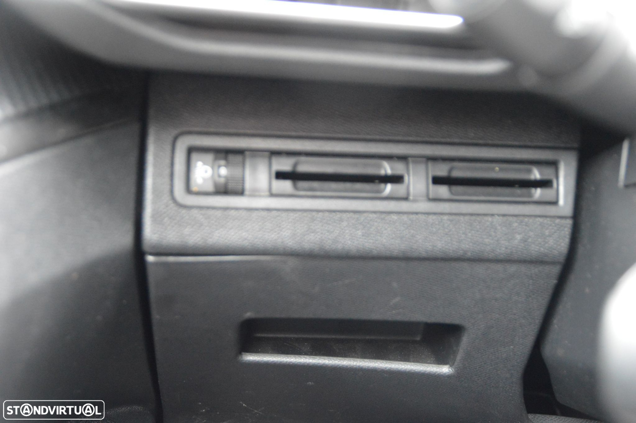 Peugeot 5008 1.2 PureTech Allure EAT6 - 36