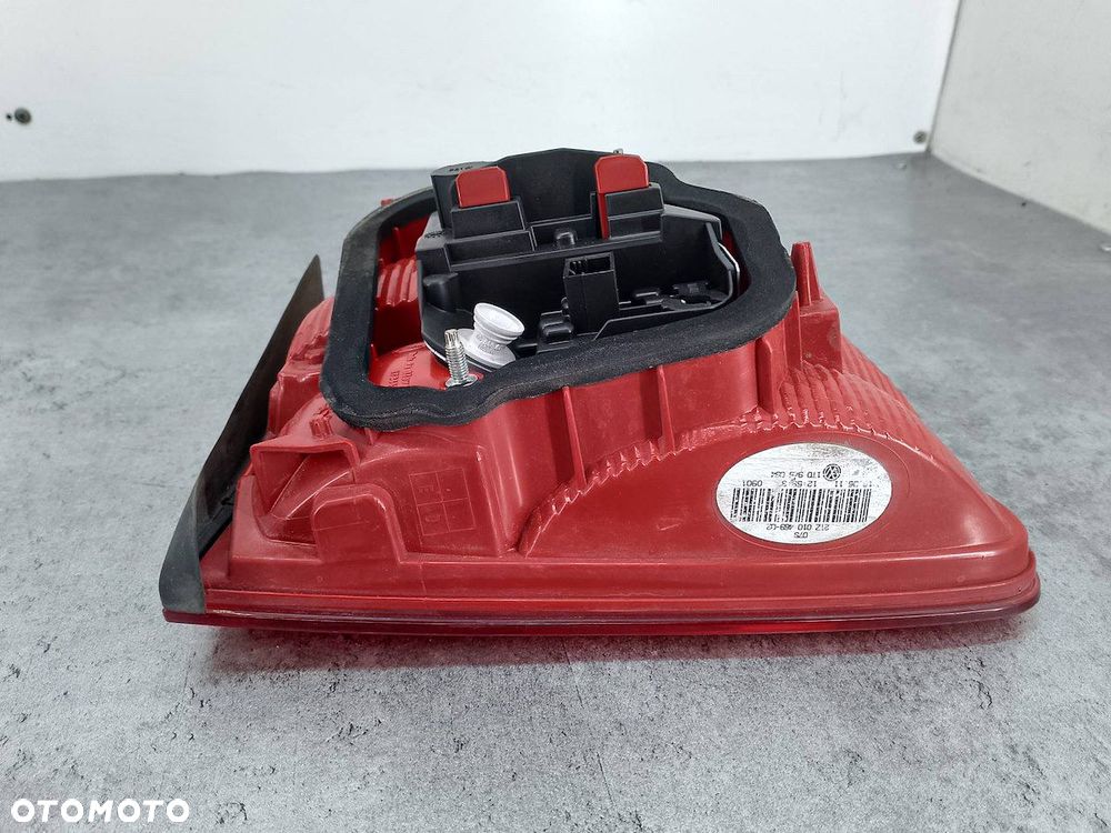 LAMPY KOMPLET W KLAPĘ  VW TOURAN II 1T0945094 2.0 TDI - 6