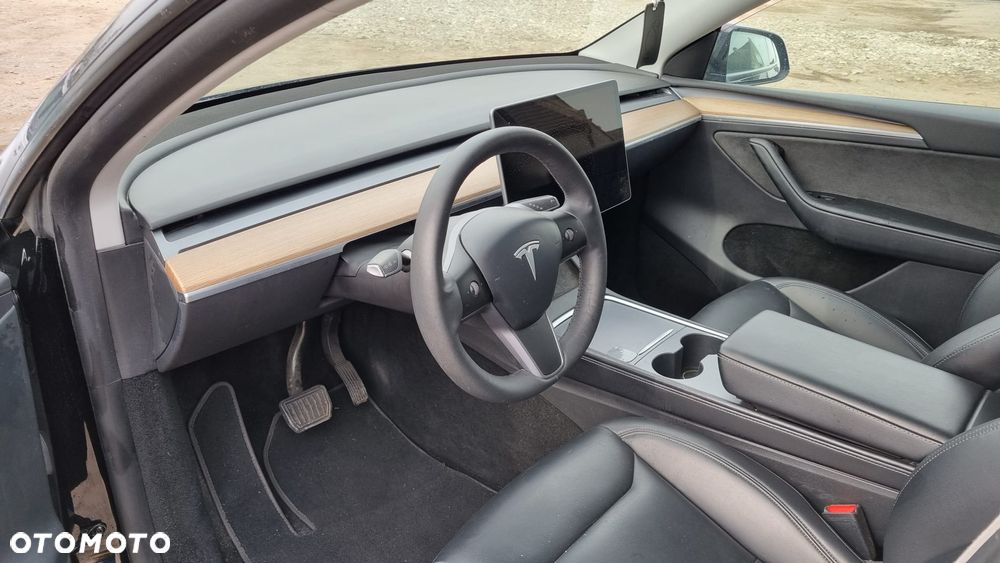 Tesla Model Y RWD - 28