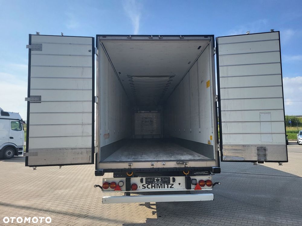 Schmitz Cargobull ThermoKing SLXi300; Dopplestock; Uchwyty promowe, Paleciara - 12