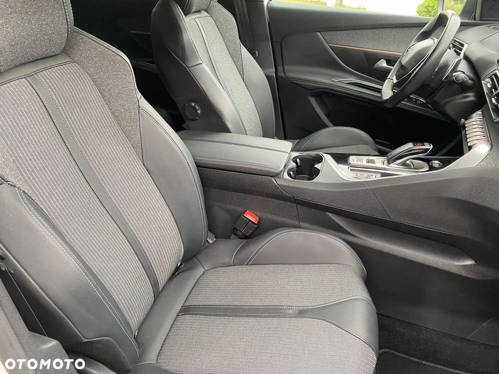 Peugeot 3008 1.2 PureTech GPF Allure S&S EAT8 - 17