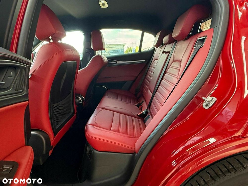 Alfa Romeo Stelvio 2.0 Turbo Veloce Q4 - 12
