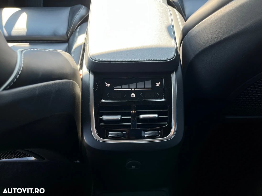 Volvo XC 90 Recharge T8 eAWD R-Design - 13