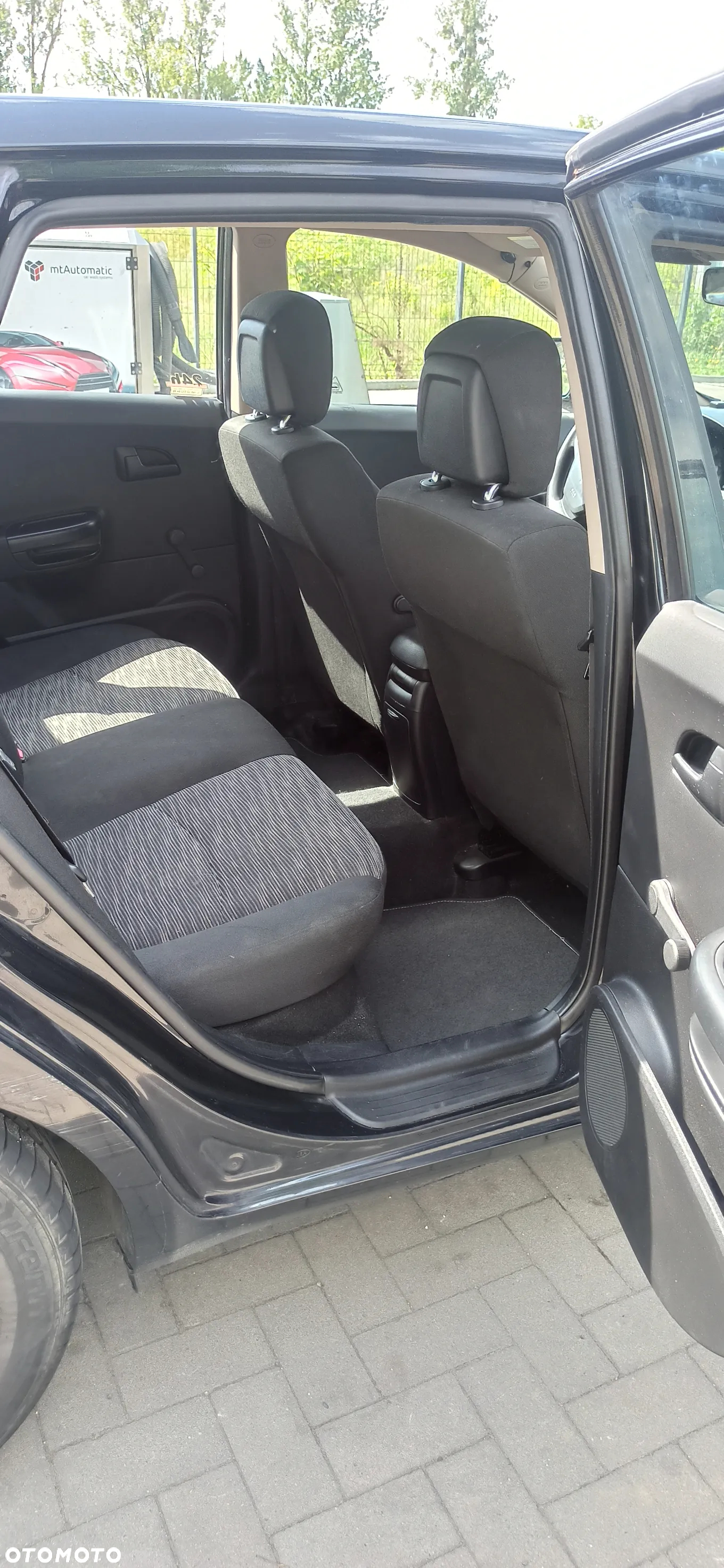 Kia Ceed - 11