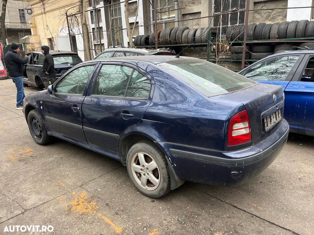 Dezmembrez Skoda Octavia 1 tour 1,9 TDI 2003 albastru - 2