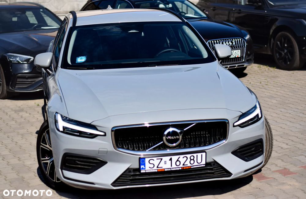 Volvo V60 B3 B DKG Momentum Pro - 40