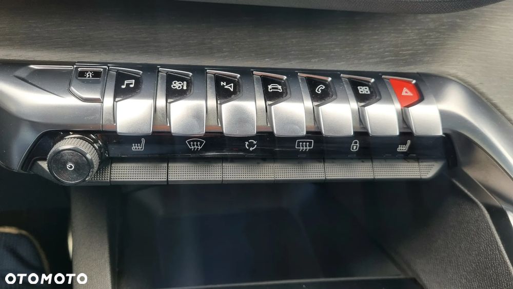 Peugeot 3008 BlueHDi 180 Stop & Start EAT8 Allure - 26