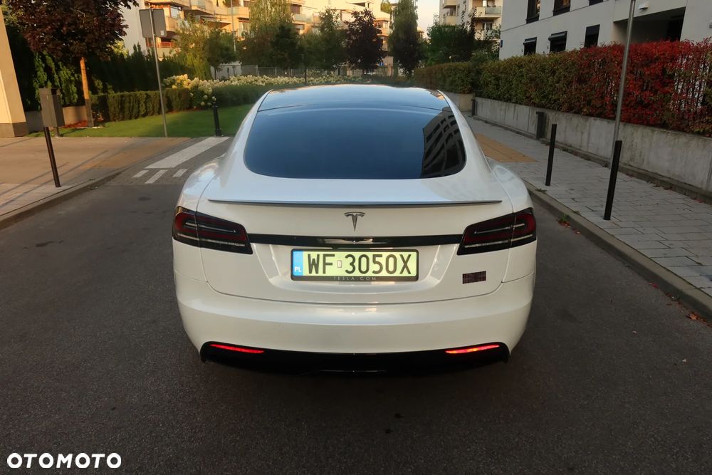 Tesla Model S - 5