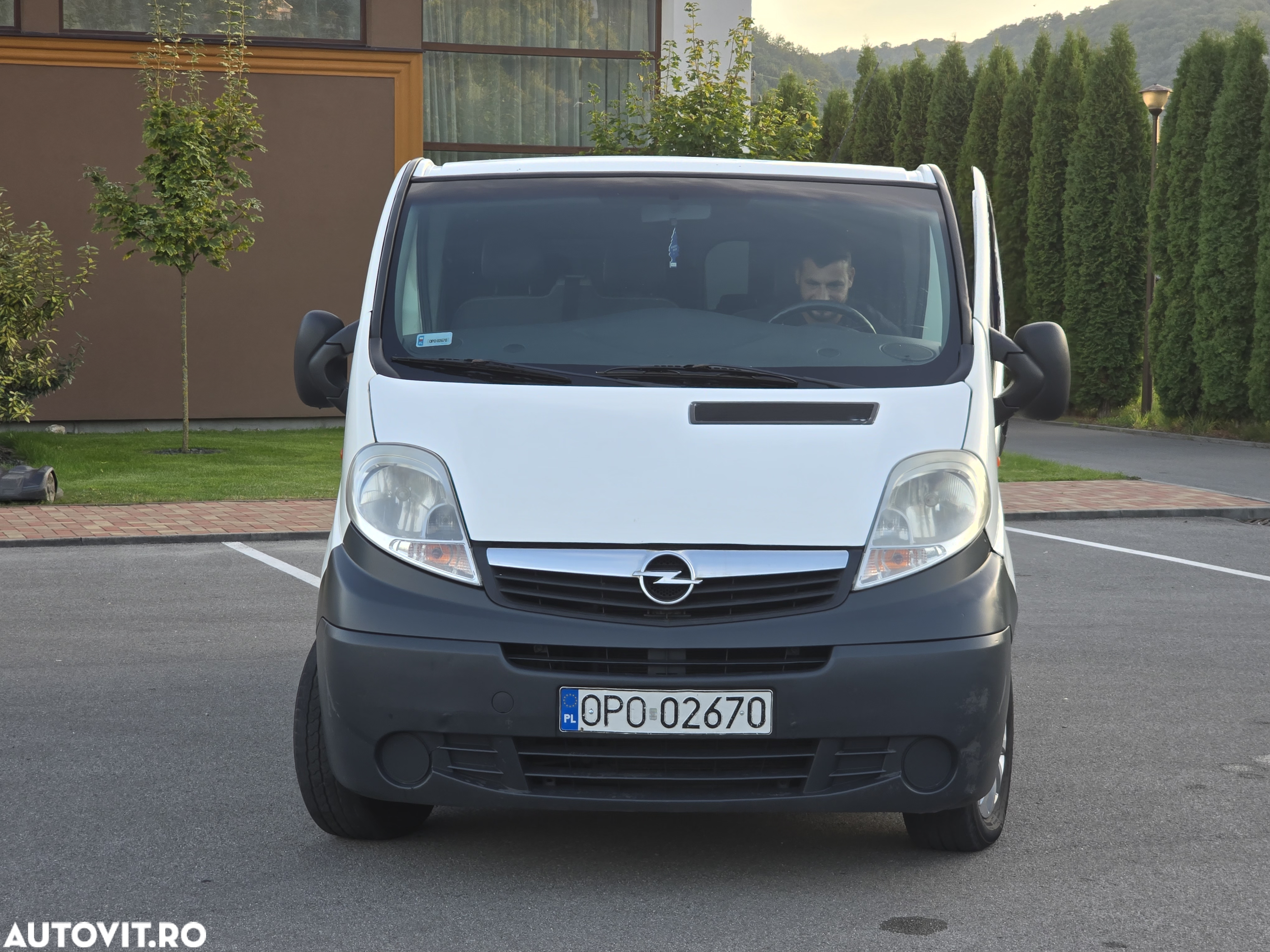 Opel Vivaro - 18