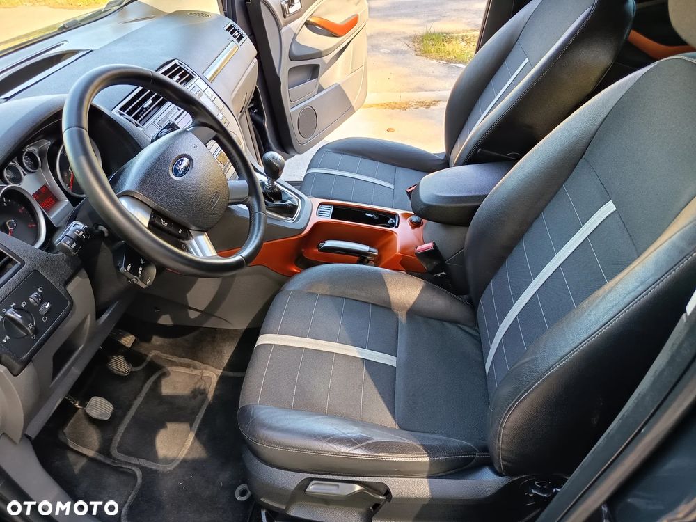 Ford Kuga 2.0 TDCi Titanium - 16