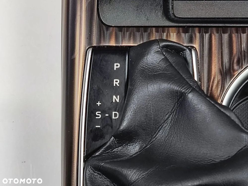 TOYOTA CAMRY 19-24r Ładowarka Indukcyjna Panel Tunelu Środkowego RÓŻNE KOLORY - 6