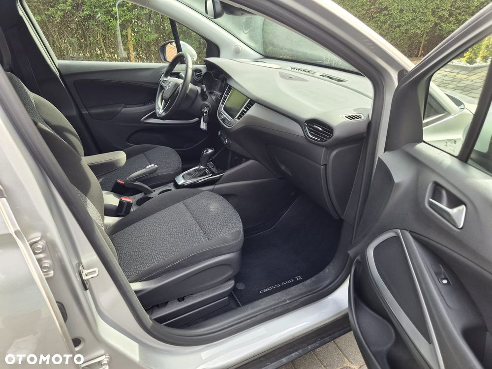 Opel Crossland X 1.2 T Design Line S&S - 10