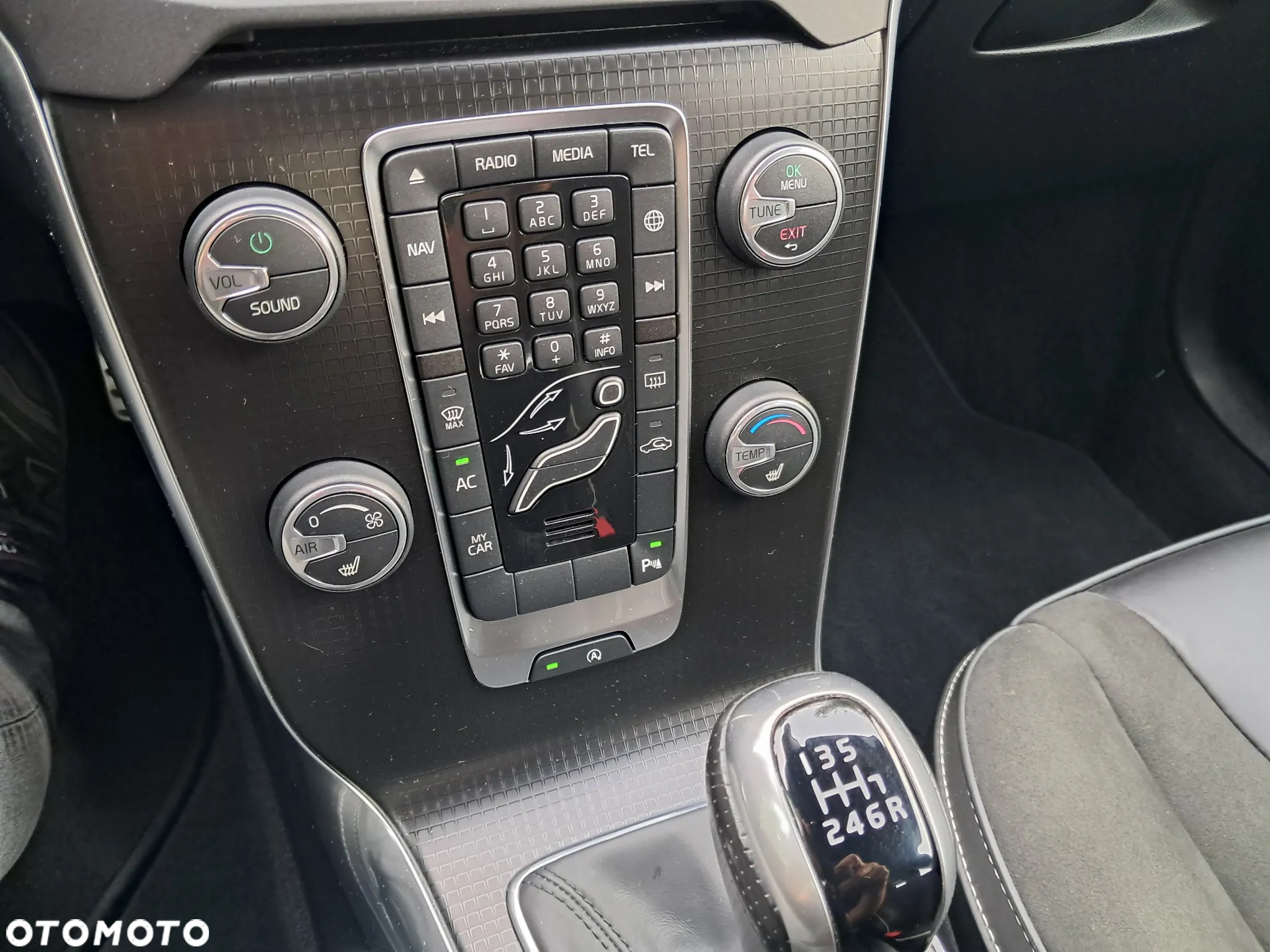 Volvo V40 T2 Drive-E R-Design Momentum - 20