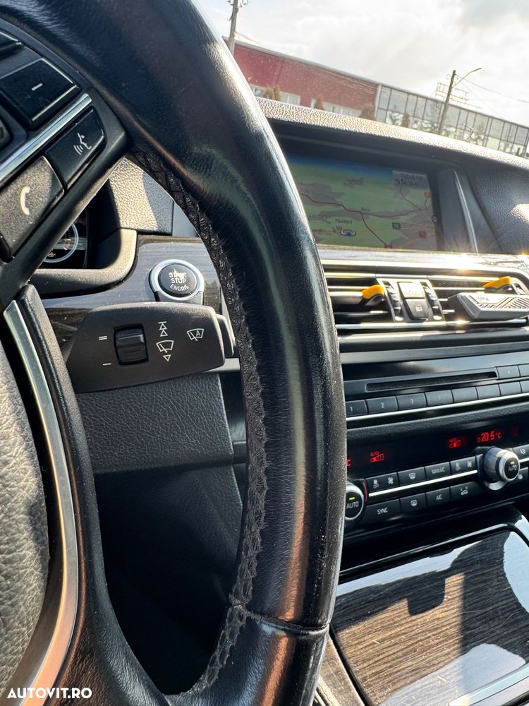 BMW Seria 5 520d xDrive Aut. Sport Line - 11