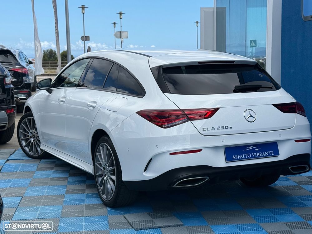 Mercedes-Benz CLA 250 e 8G-DCT AMG Line - 4