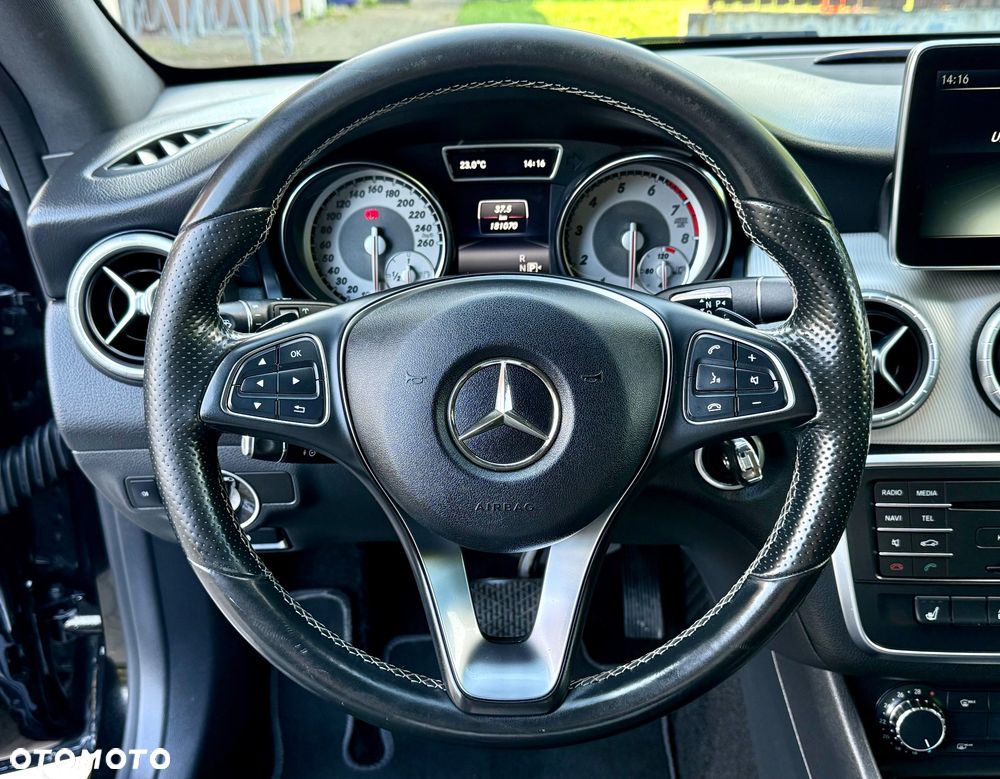 Mercedes-Benz CLA 180 7G-DCT UrbanStyle Edition - 18
