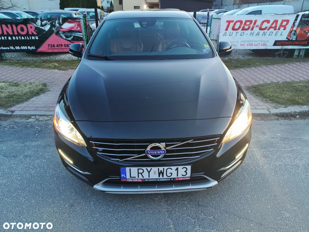 Volvo V60 D6 AWD Plug-in Hybrid R-Design Momentum - 20