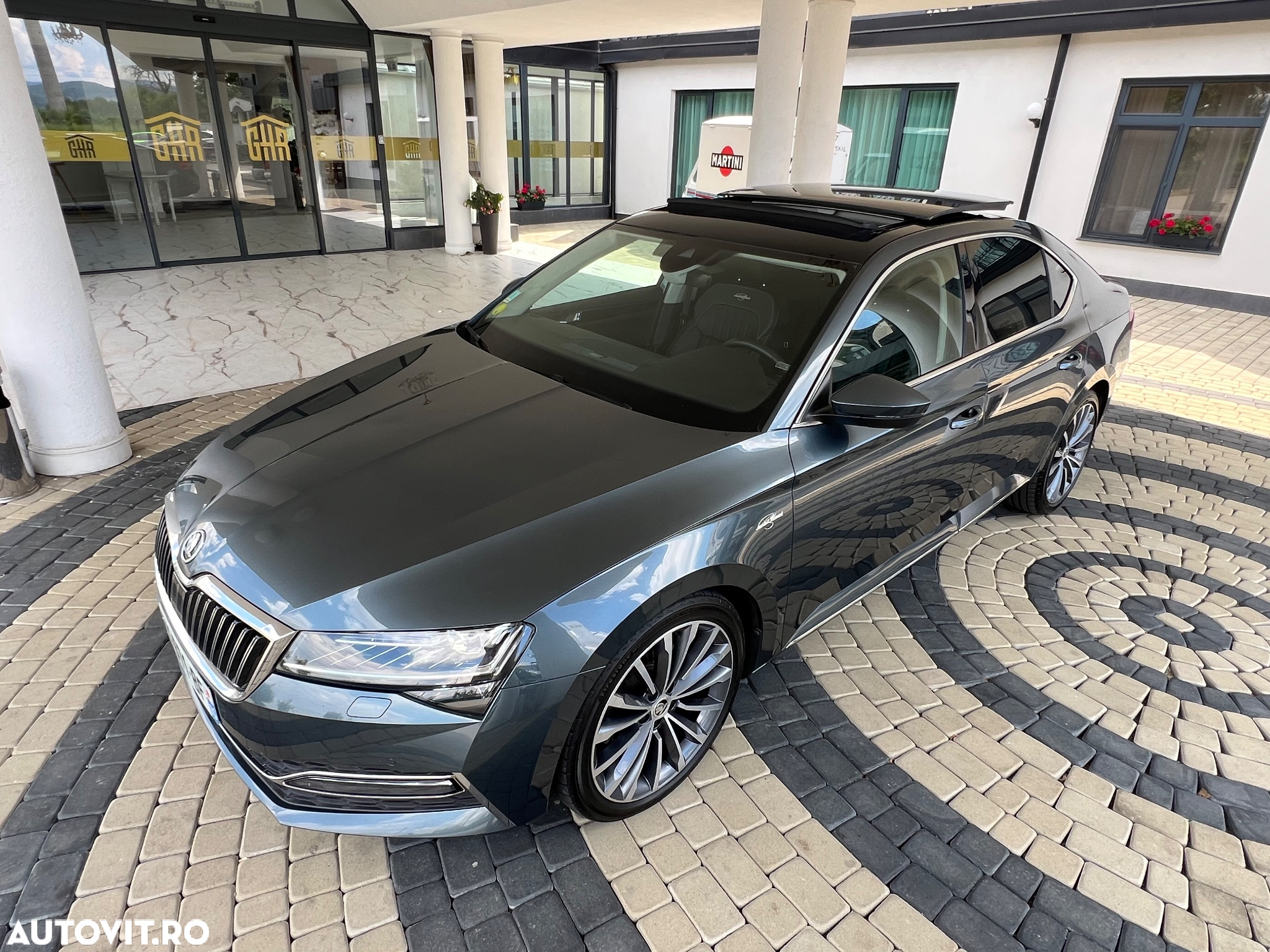 Skoda Superb 2.0 TDI DSG Laurin & Klement - 13