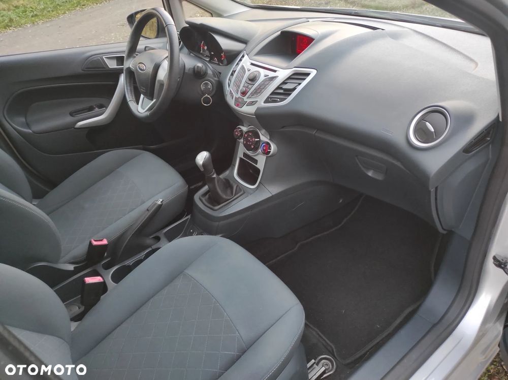 Ford Fiesta 1.6 TDCI Champions Edition - 9