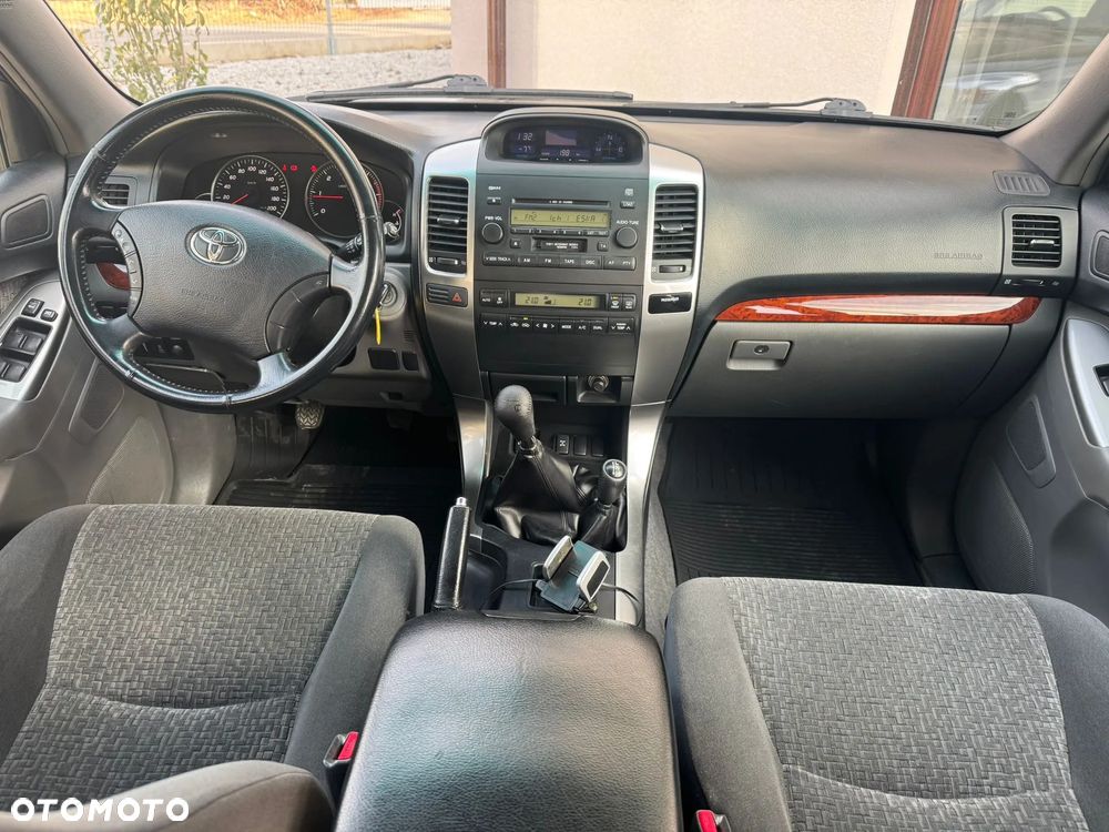 Toyota Land Cruiser - 21