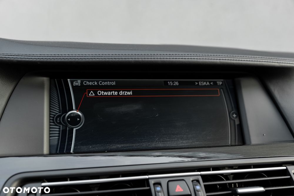 BMW Seria 5 M550d xDrive - 38