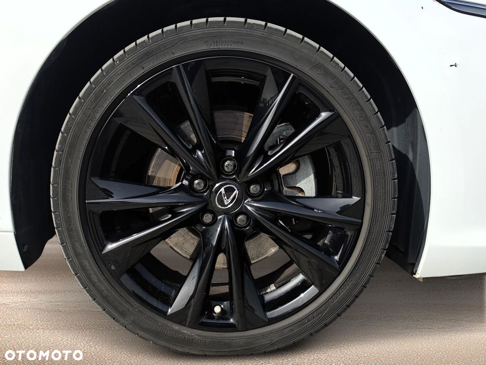 Lexus ES 300h F Sport Edition - 33