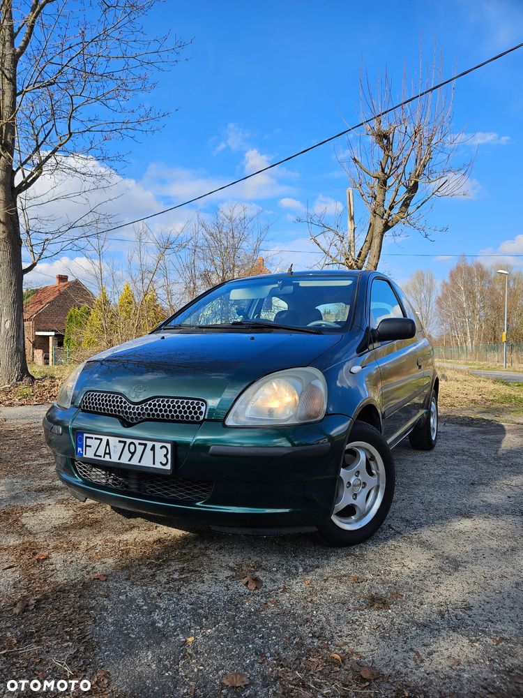 Toyota Yaris 1.0 Base - 2