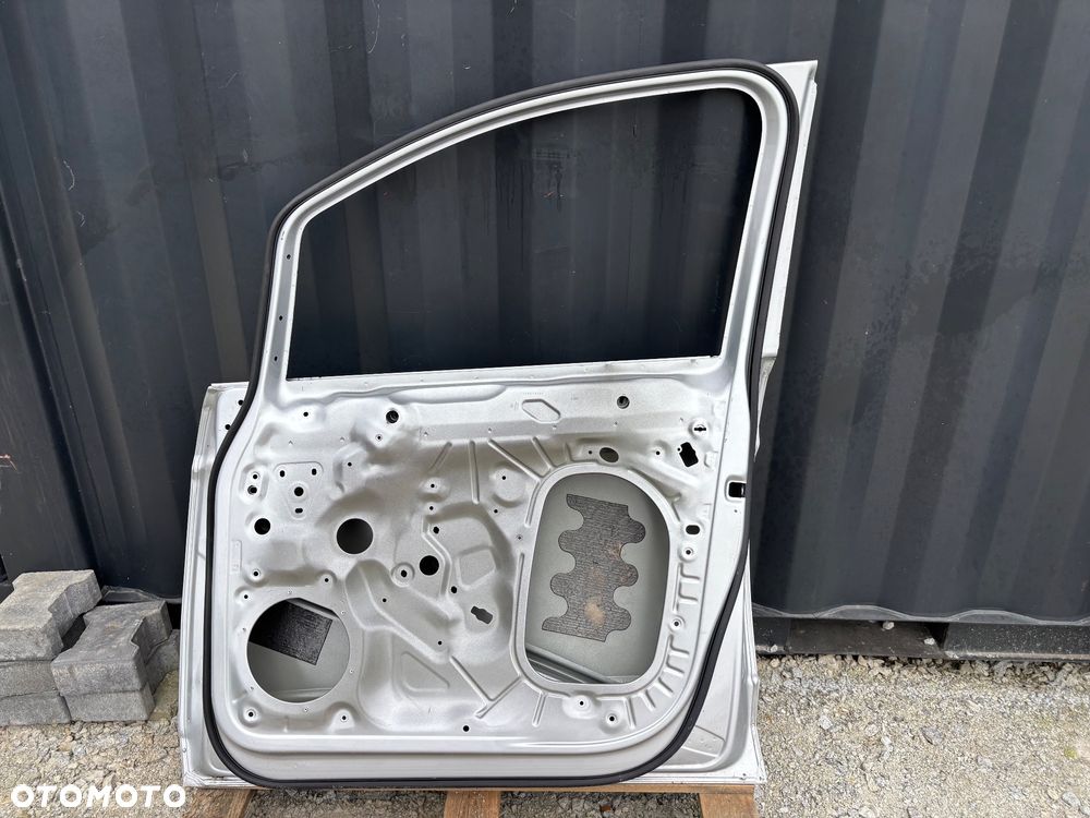 VW Touran 5TA drzwi prawe przednie - 4