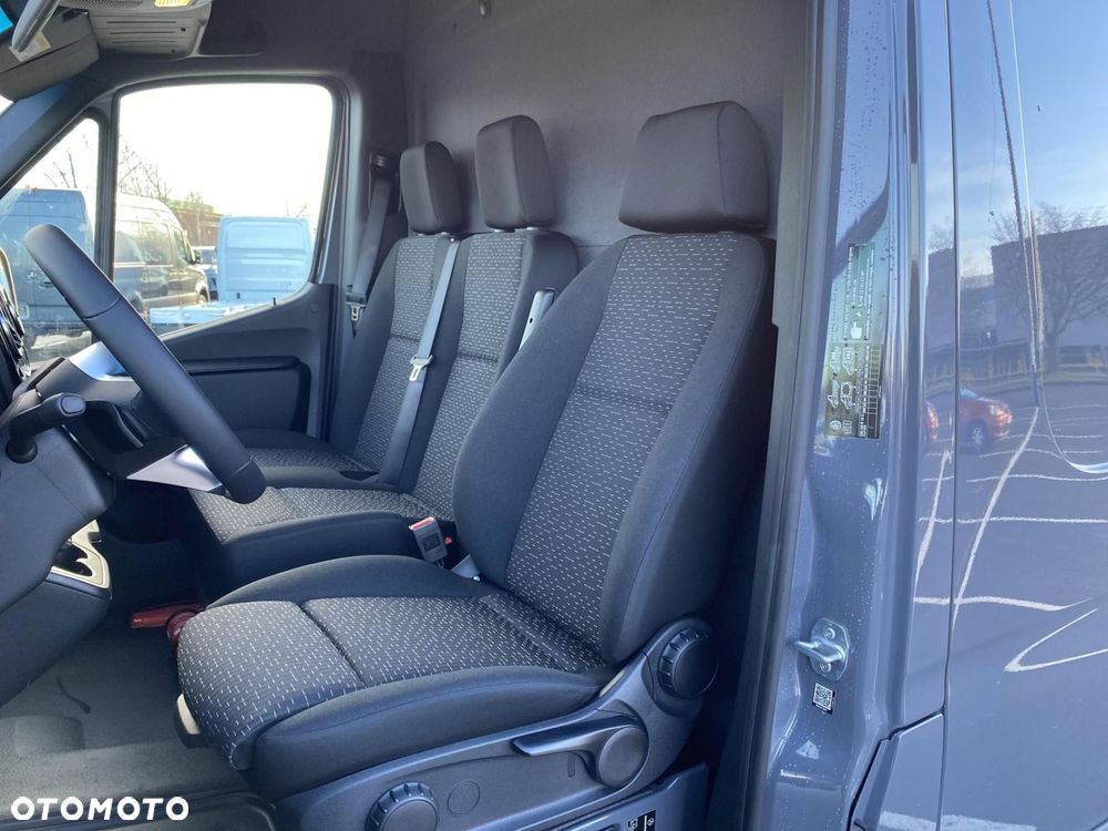 Mercedes-Benz Sprinter - 11