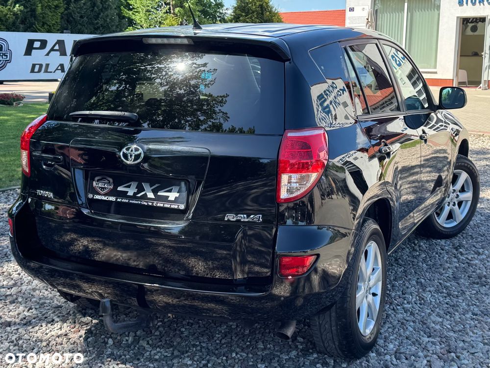 Toyota RAV4 - 11