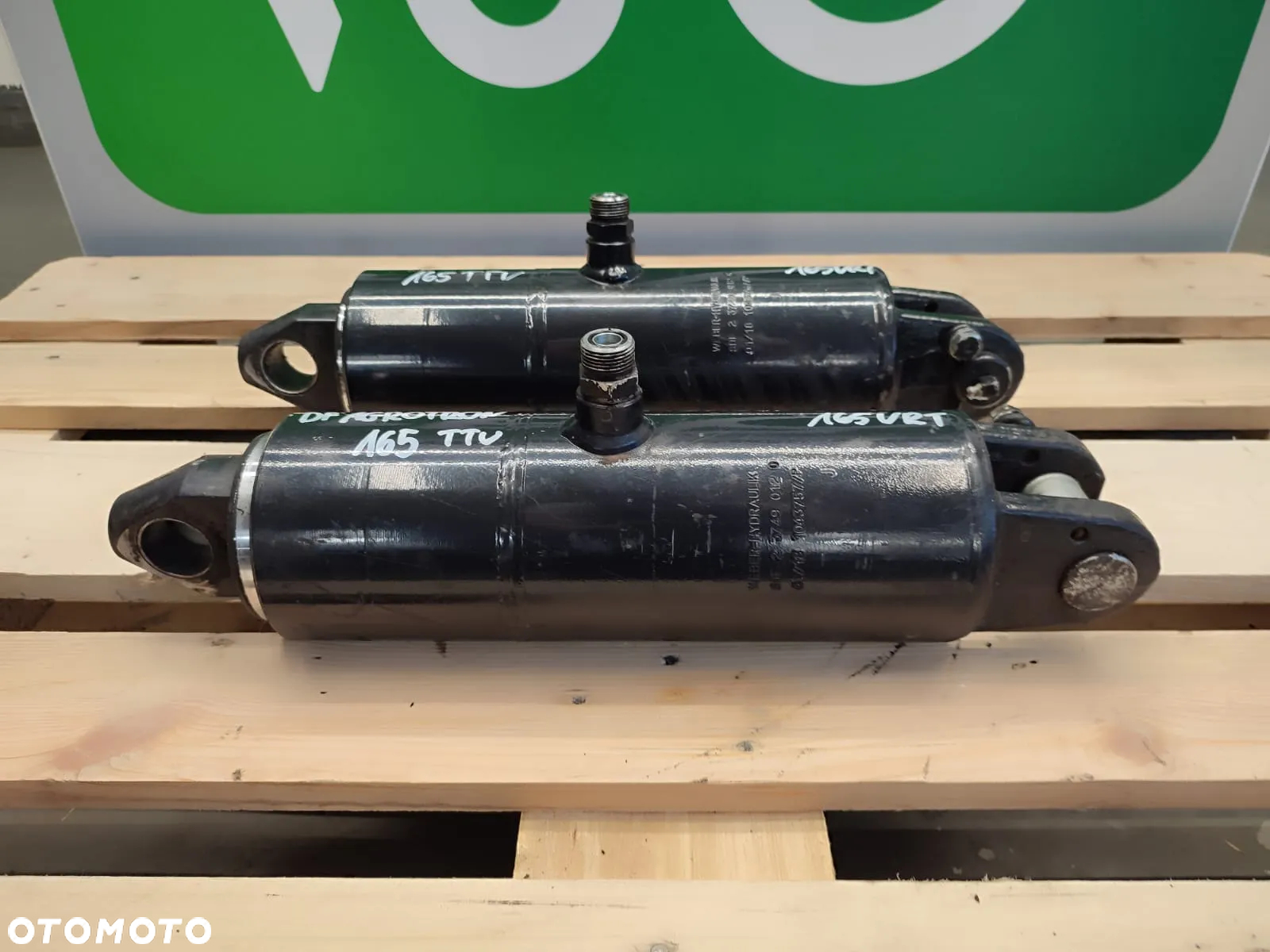 Siłownik TUZ 1043757/P 2136945 Deutz-fahr Agrotron 165 TTV - 2
