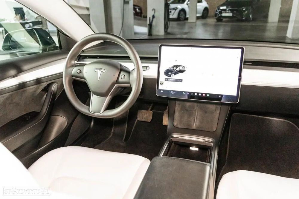 Tesla Model 3 - 20