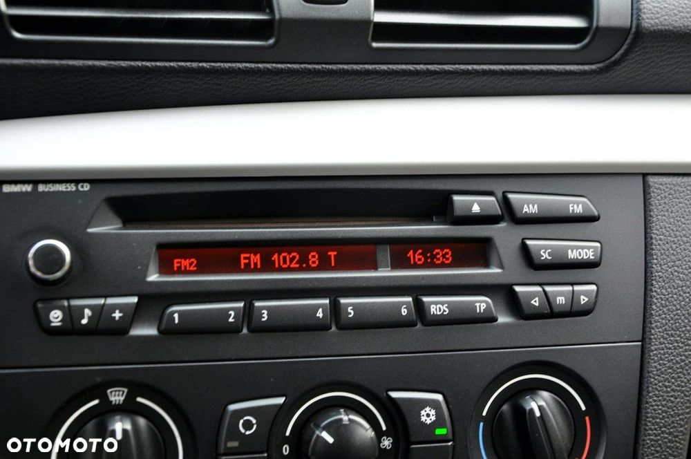 BMW Seria 1 - 30