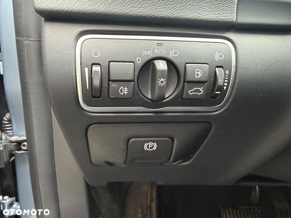 Volvo V60 D4 Drive-E Momentum - 22