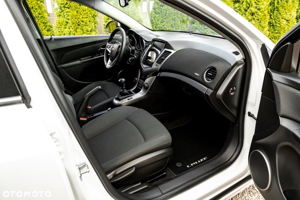 Chevrolet Cruze 1.8 LS - 21