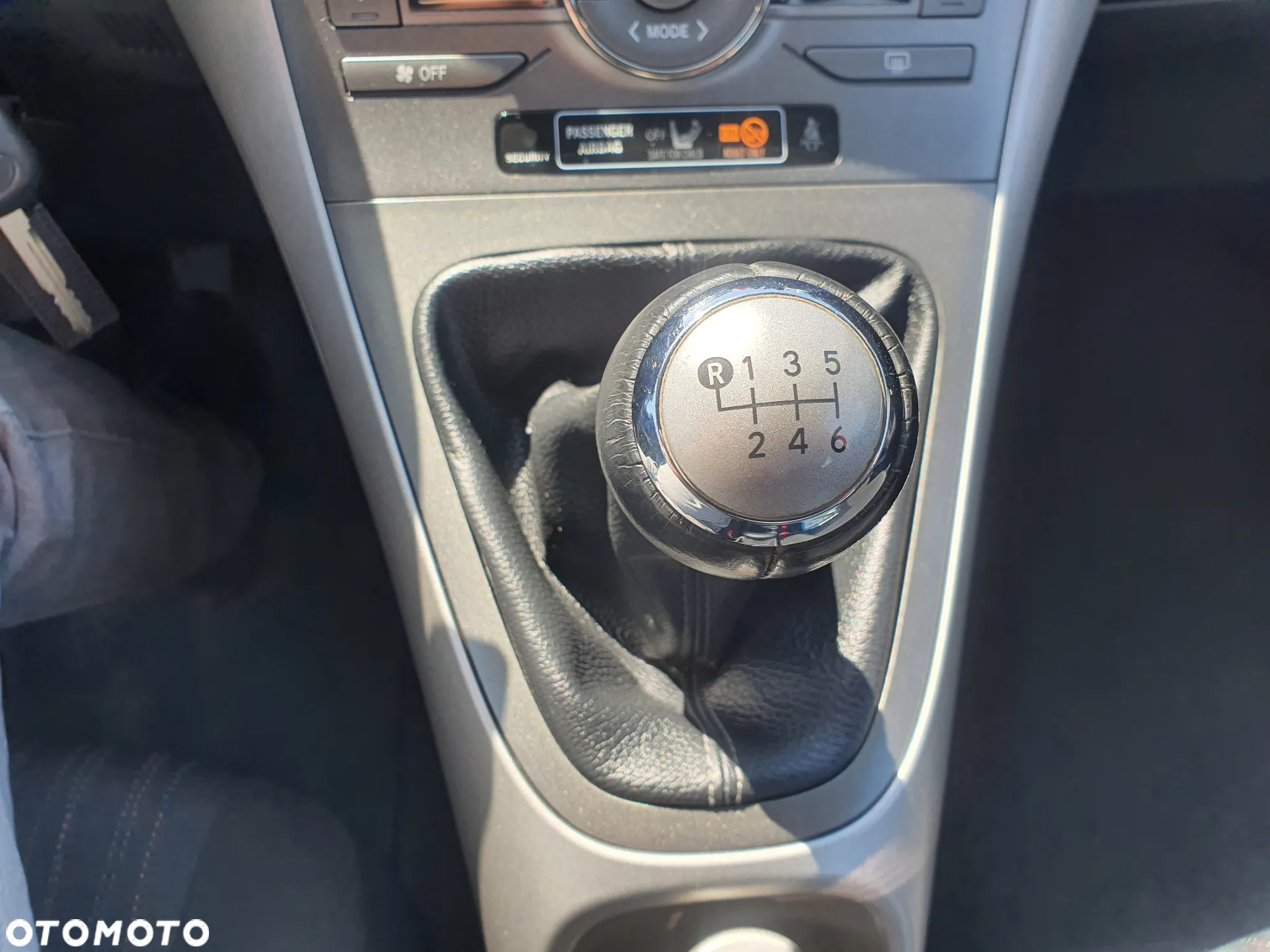 Toyota Auris 1.33 VVT-i Entry - 19