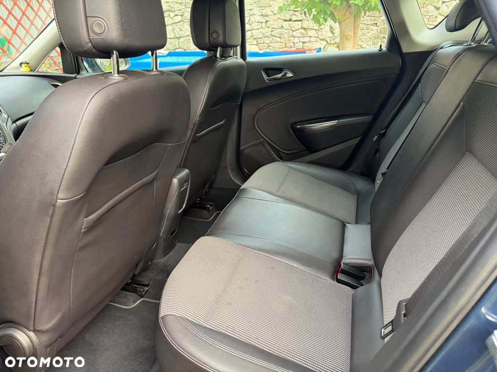 Opel Astra 1.4 T Cosmo - 17