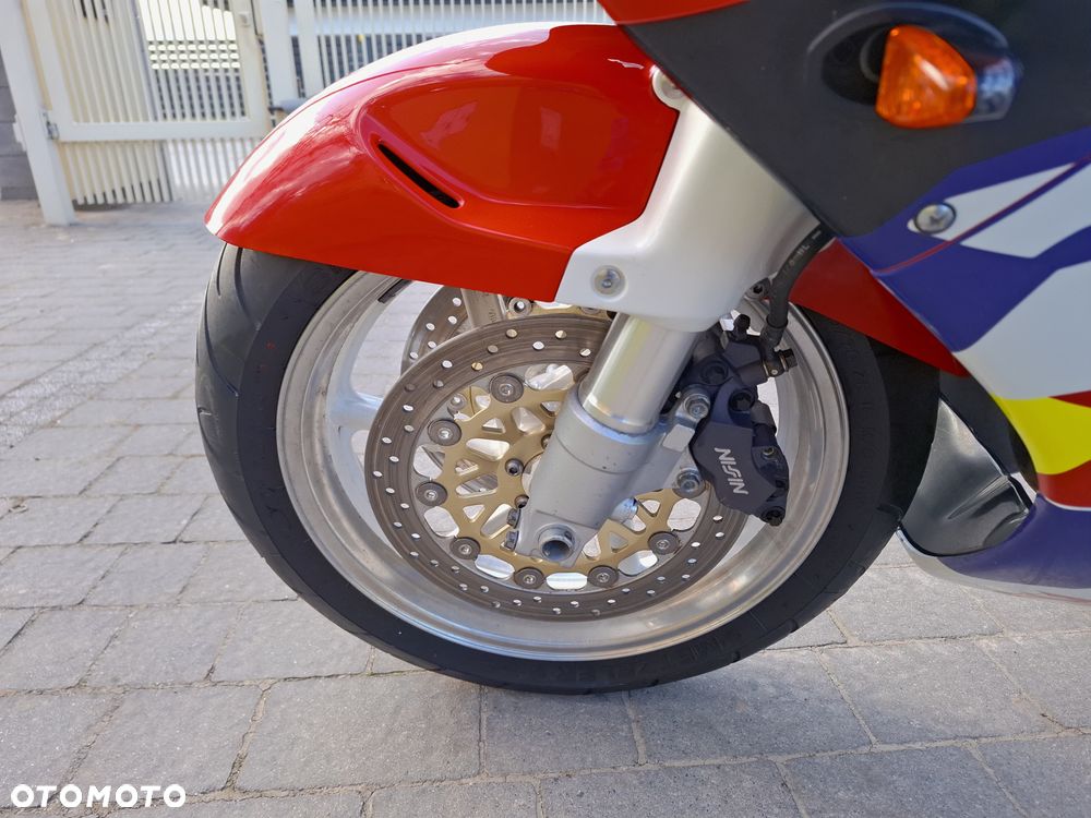 Honda CBR - 37