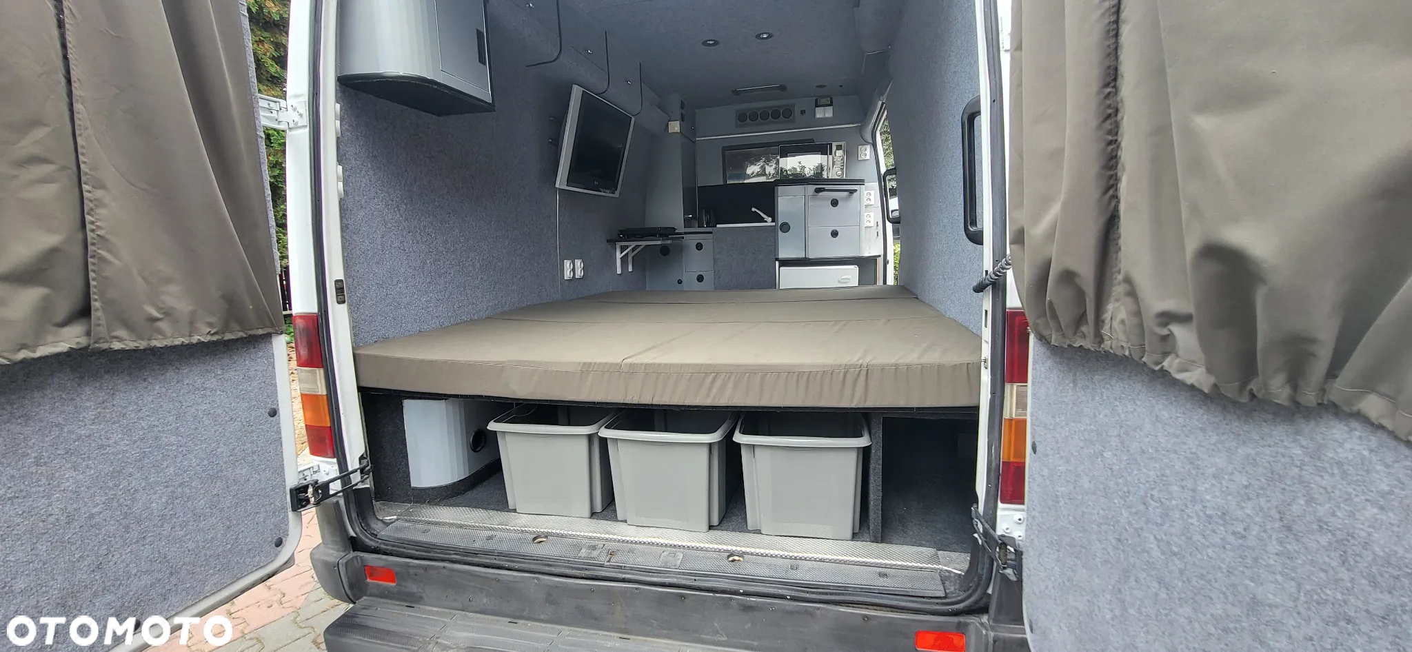 Mercedes-Benz Sprinter - 6