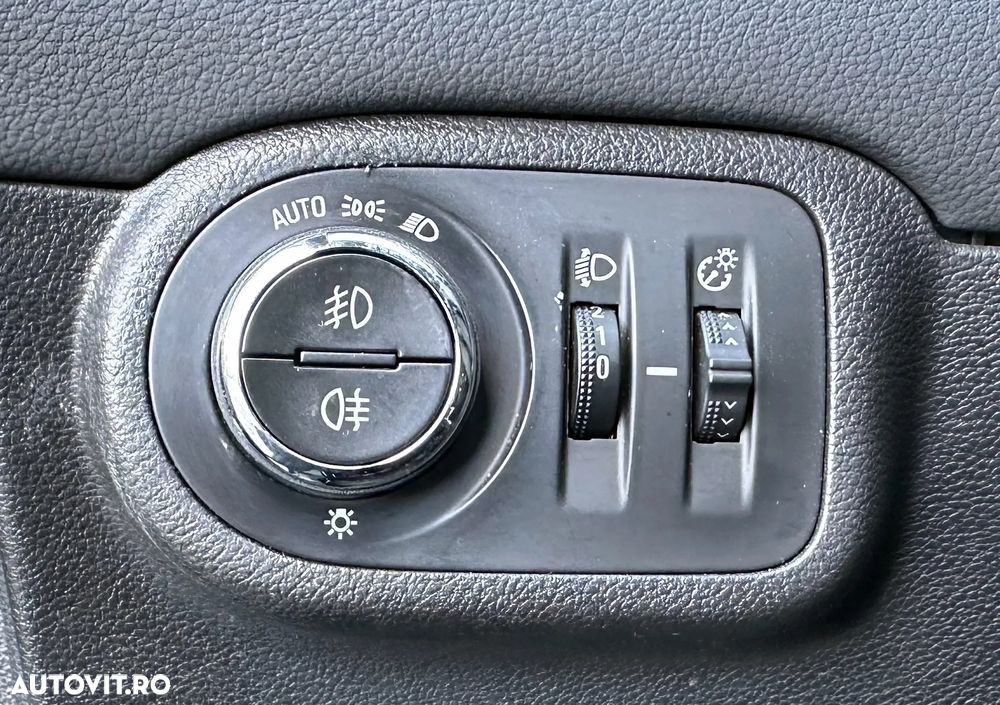 Opel Zafira - 32